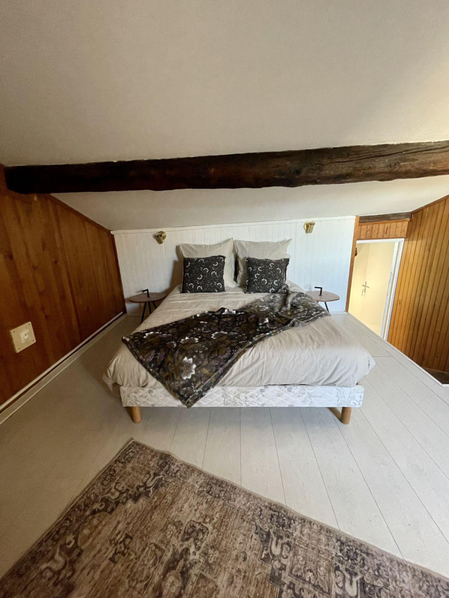 
                                                Location
                                                 T3 80m2 Lumineux Spacieux AU CŒUR D'ARLES