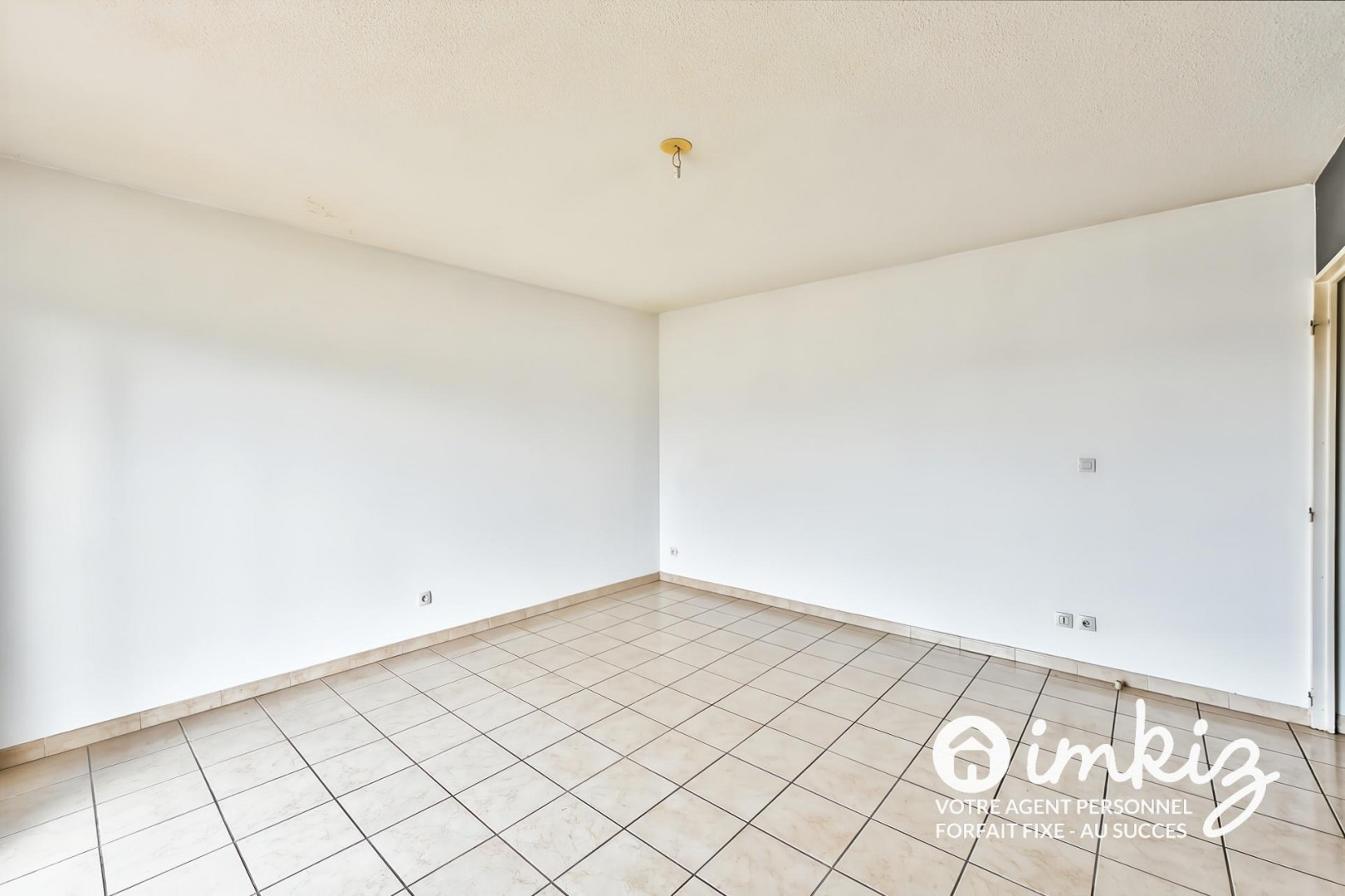 
                                                Vente
                                                 T3 allée Abbé Lemire,  calme et ensoleillé.