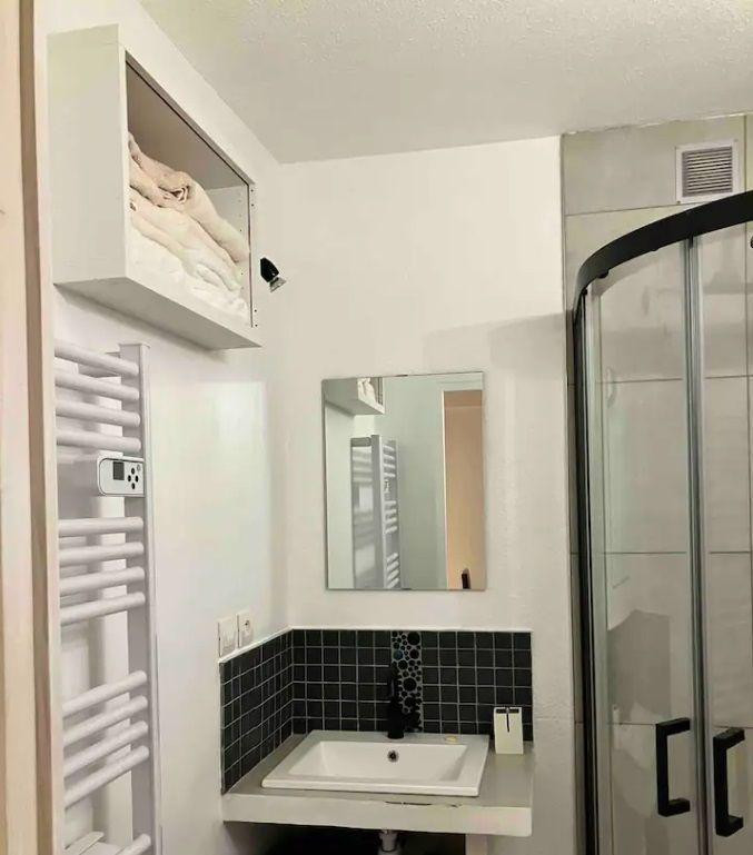 
                                                Location
                                                 T3 Appart 2 chambres et grands jardins