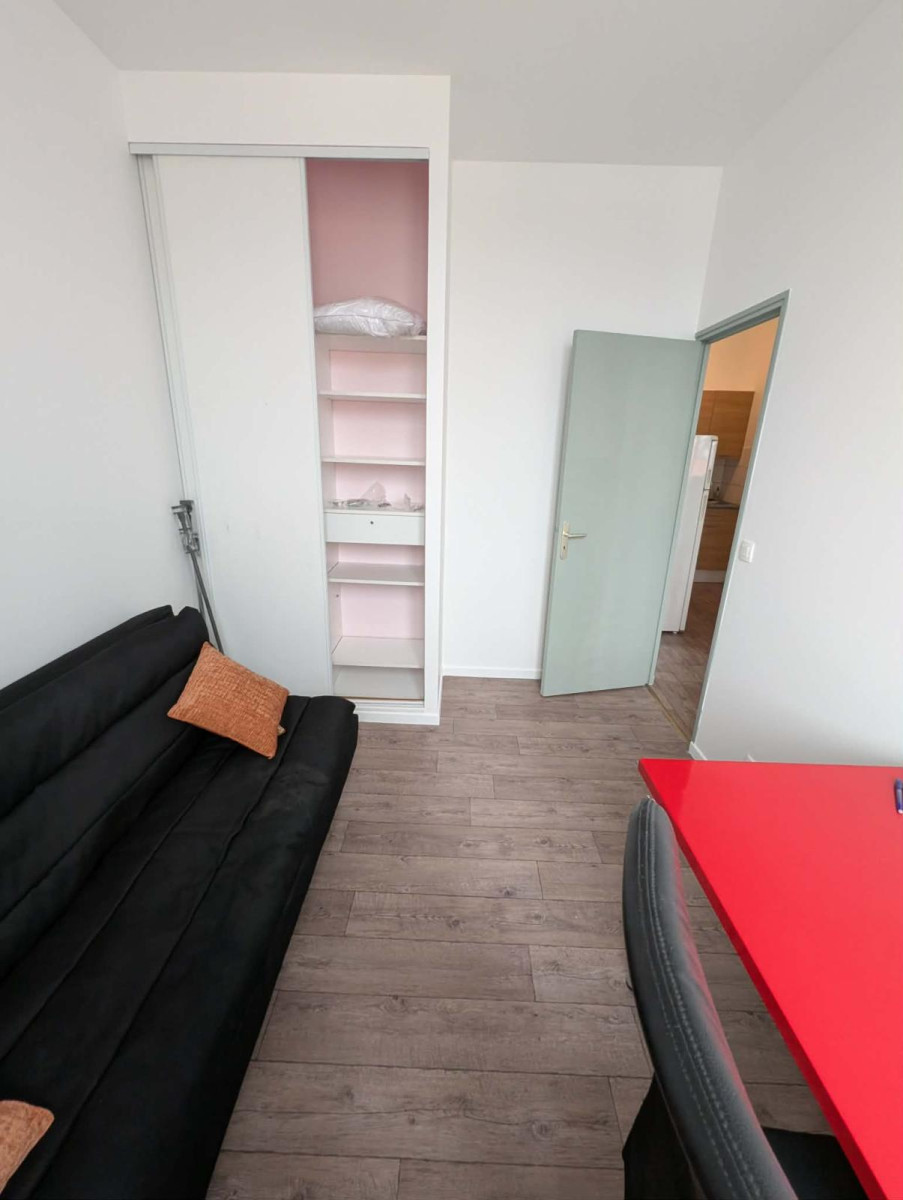 
                                                Location
                                                 T3 Atypique MEUBLÉ 46m² BORDEAUX avec Clim