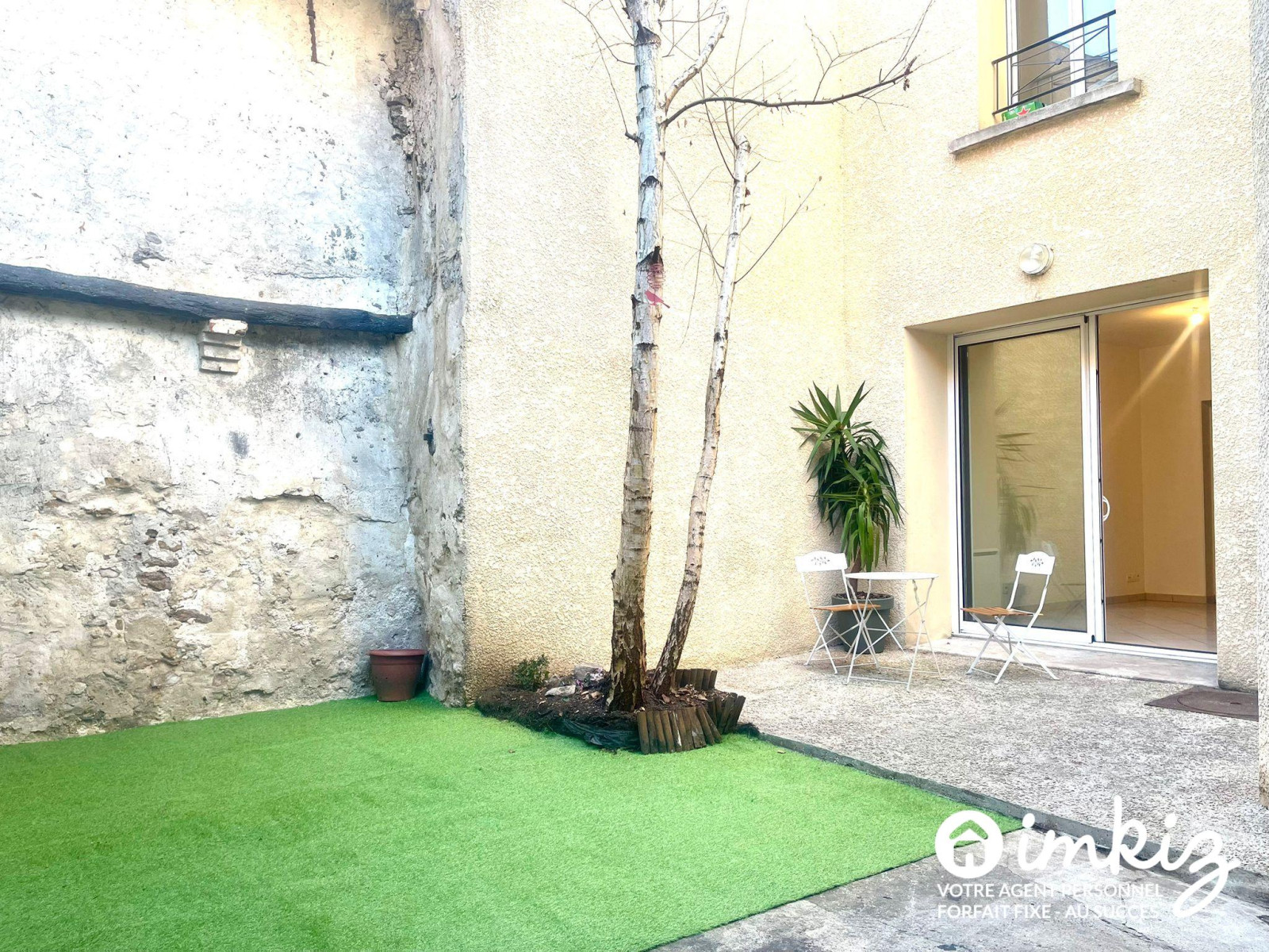 
                                                Vente
                                                 T3 avec cour privative et parking