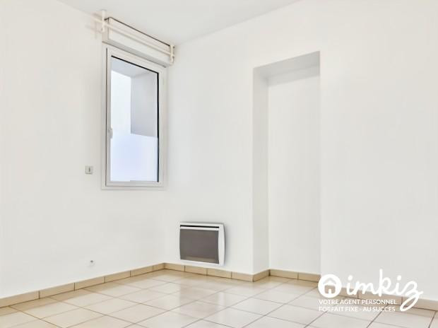 
                                                Vente
                                                 T3 avec cour privative et parking