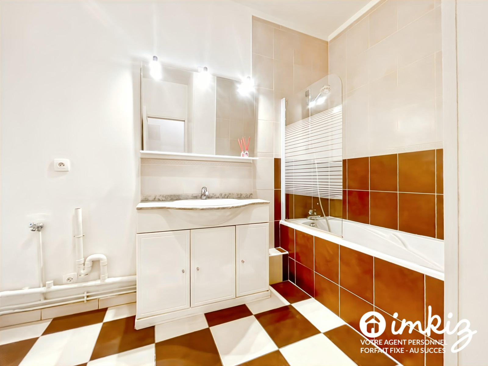 
                                                Vente
                                                 T3 avec cour privative et parking