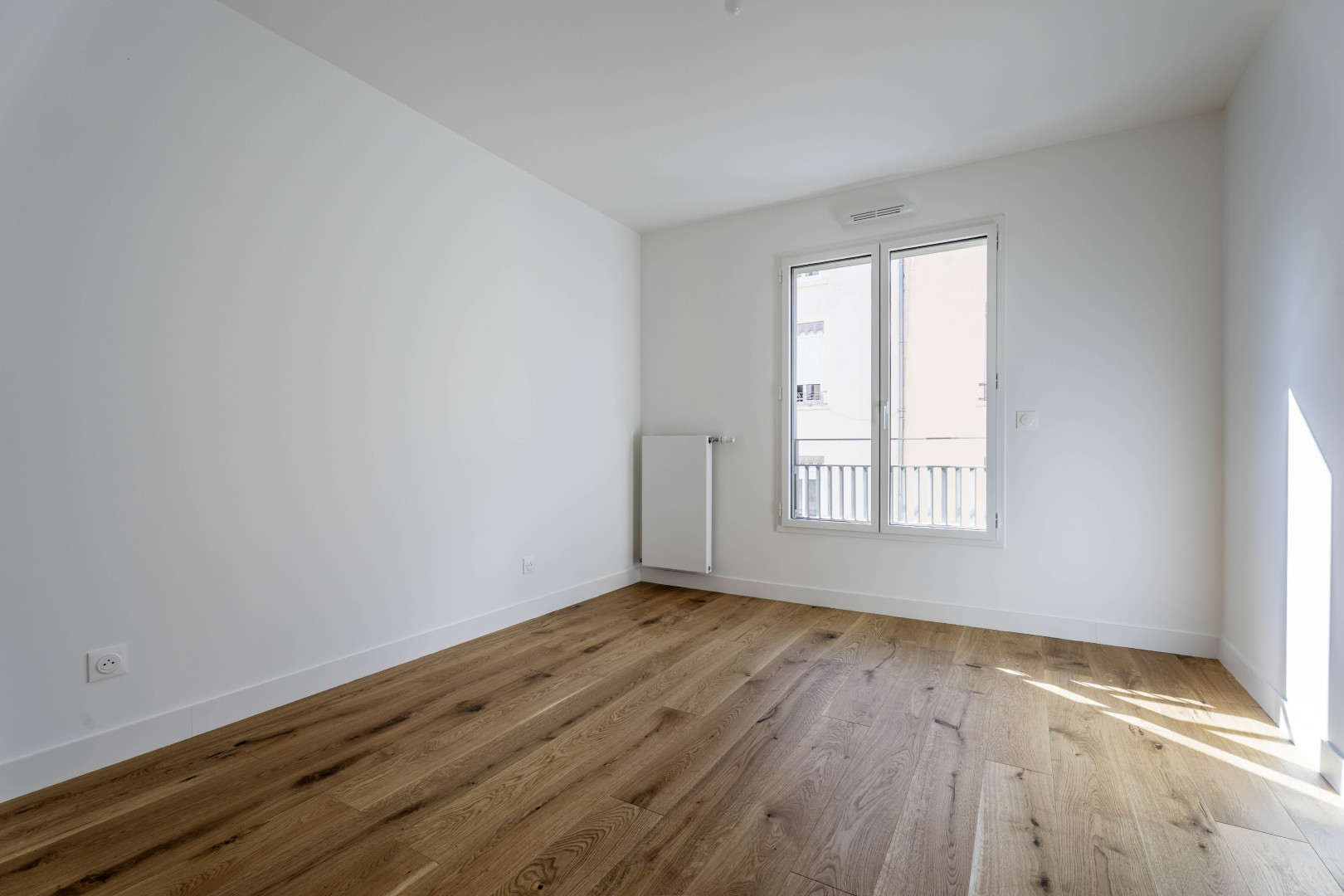 
                                                Vente
                                                 T3 avec loggia - Lyon 9