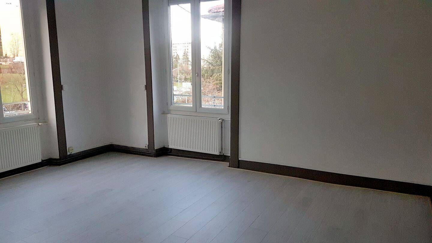 
                                                Location
                                                 T3 Bis prestige 85 m² proche place Bellevue