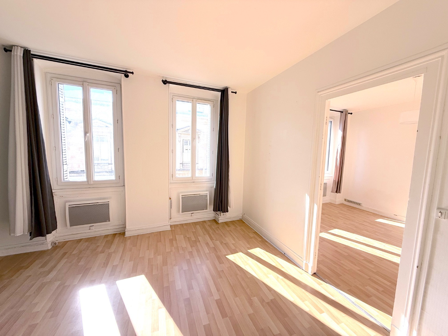 
                                                Vente
                                                 T3 - Chartrons