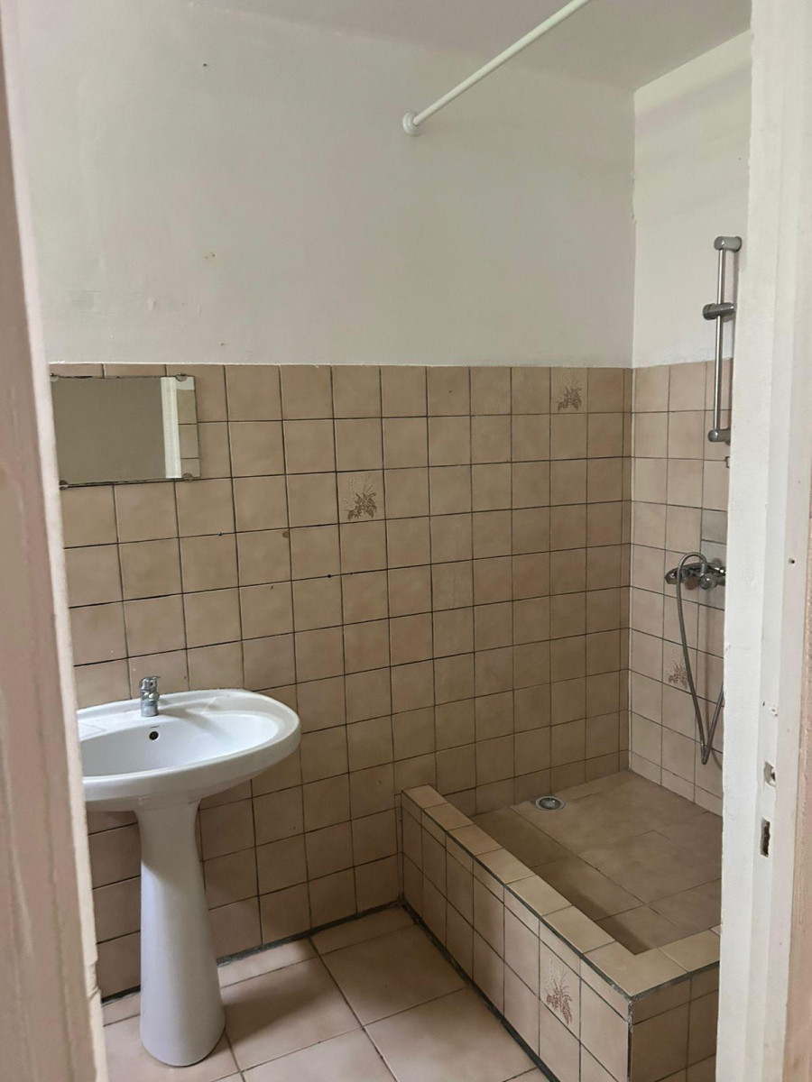 
                                                Location
                                                 T3 climatisé avec potager, parking et terrasse