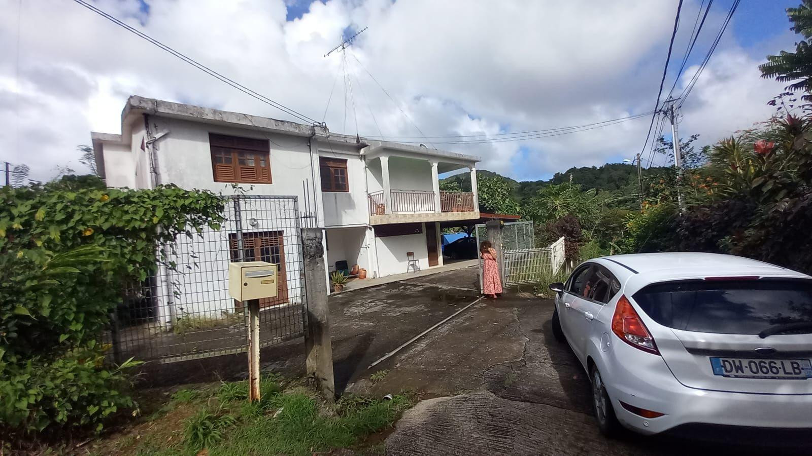 
                                                Location
                                                 T3 climatisé avec potager, parking et terrasse