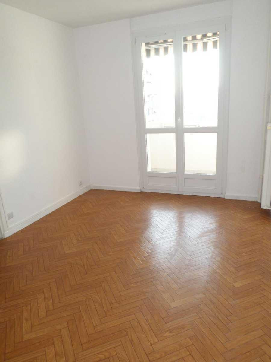 
                                                Location
                                                 T3 de 49 m² situé à Villeurbanne