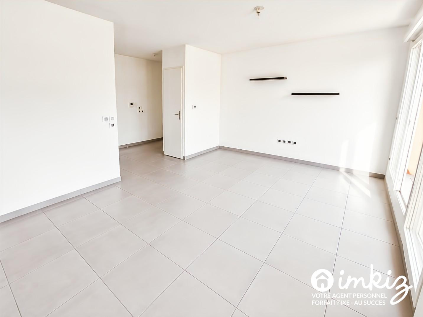 
                                                Vente
                                                 T3 de 60m² - garage, balcon, 2018 - Clé en main !