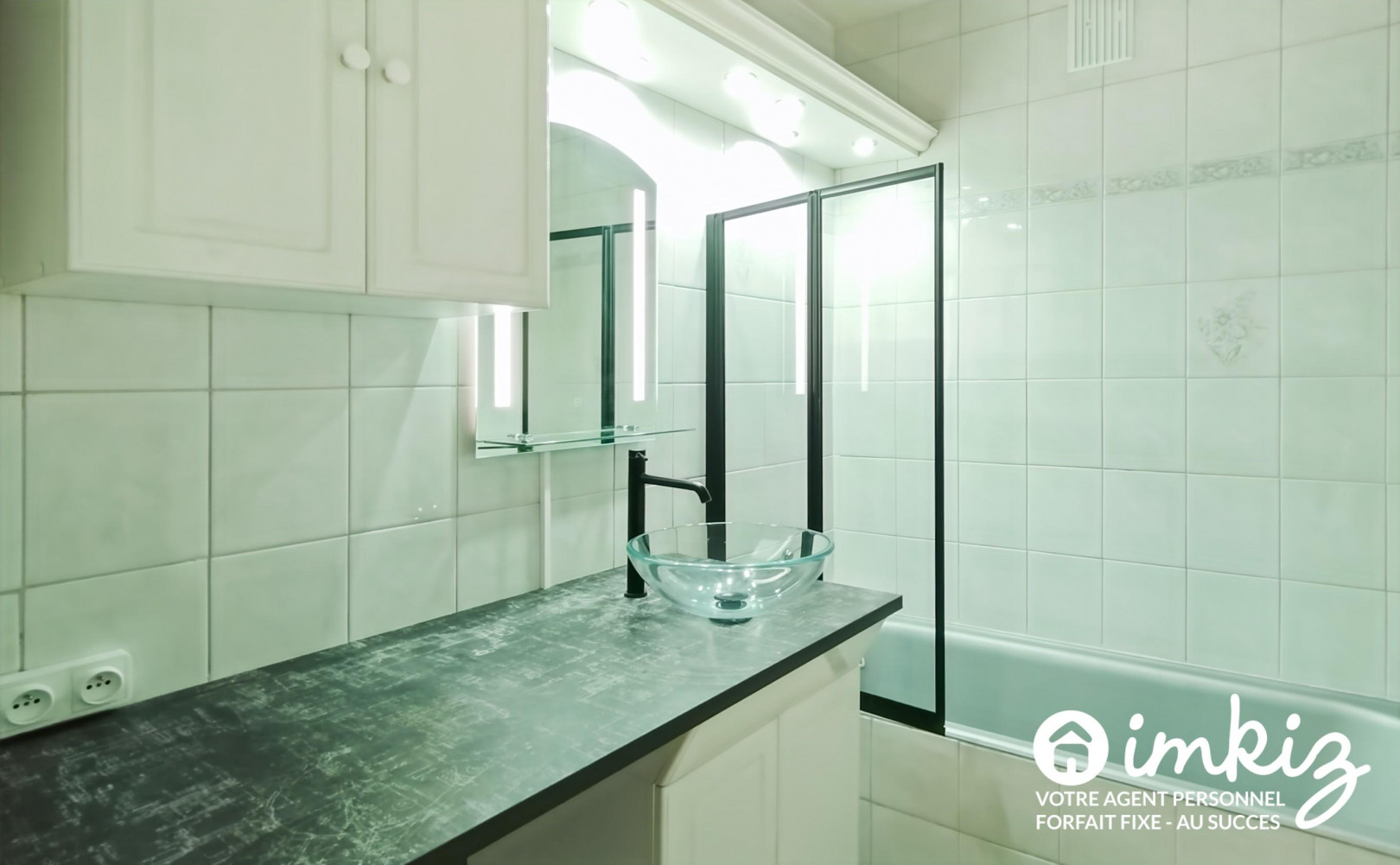 
                                                Vente
                                                 T3 de 61m² balcons + 2 parkings avenue Lacassagne