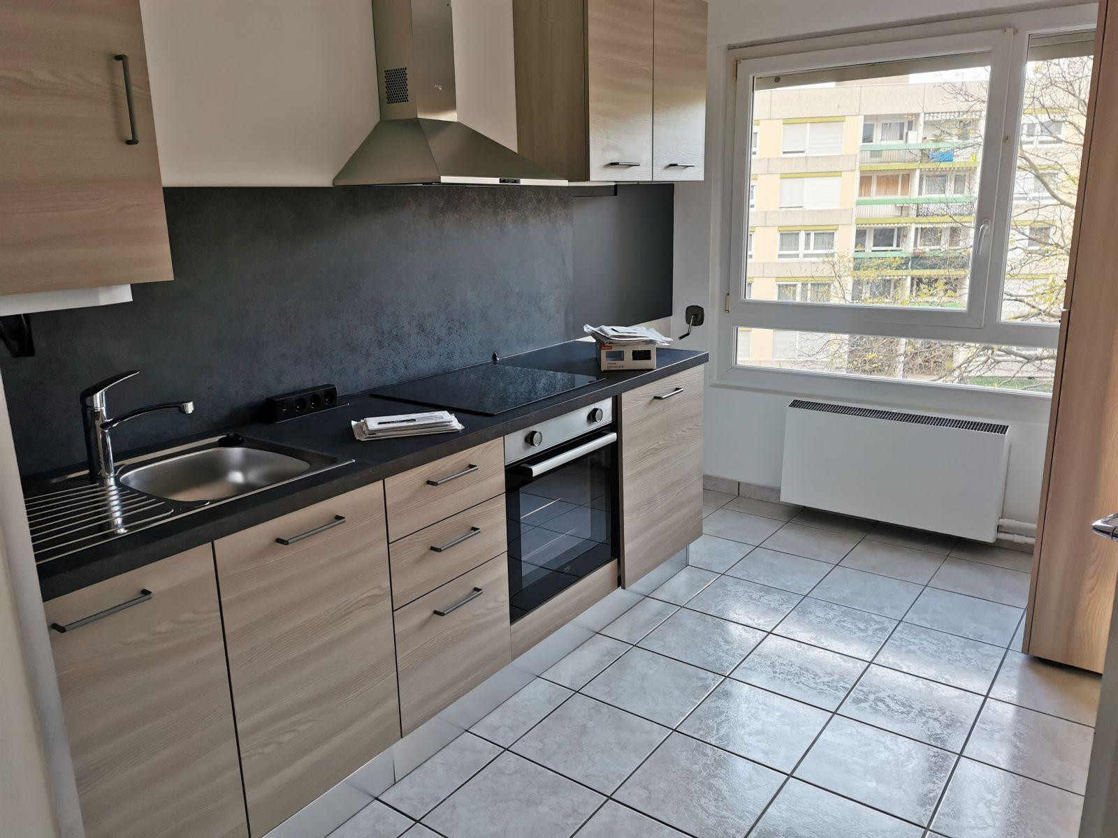 
                                                Location
                                                 T3 de 69m2 lumineux, refait à neuf