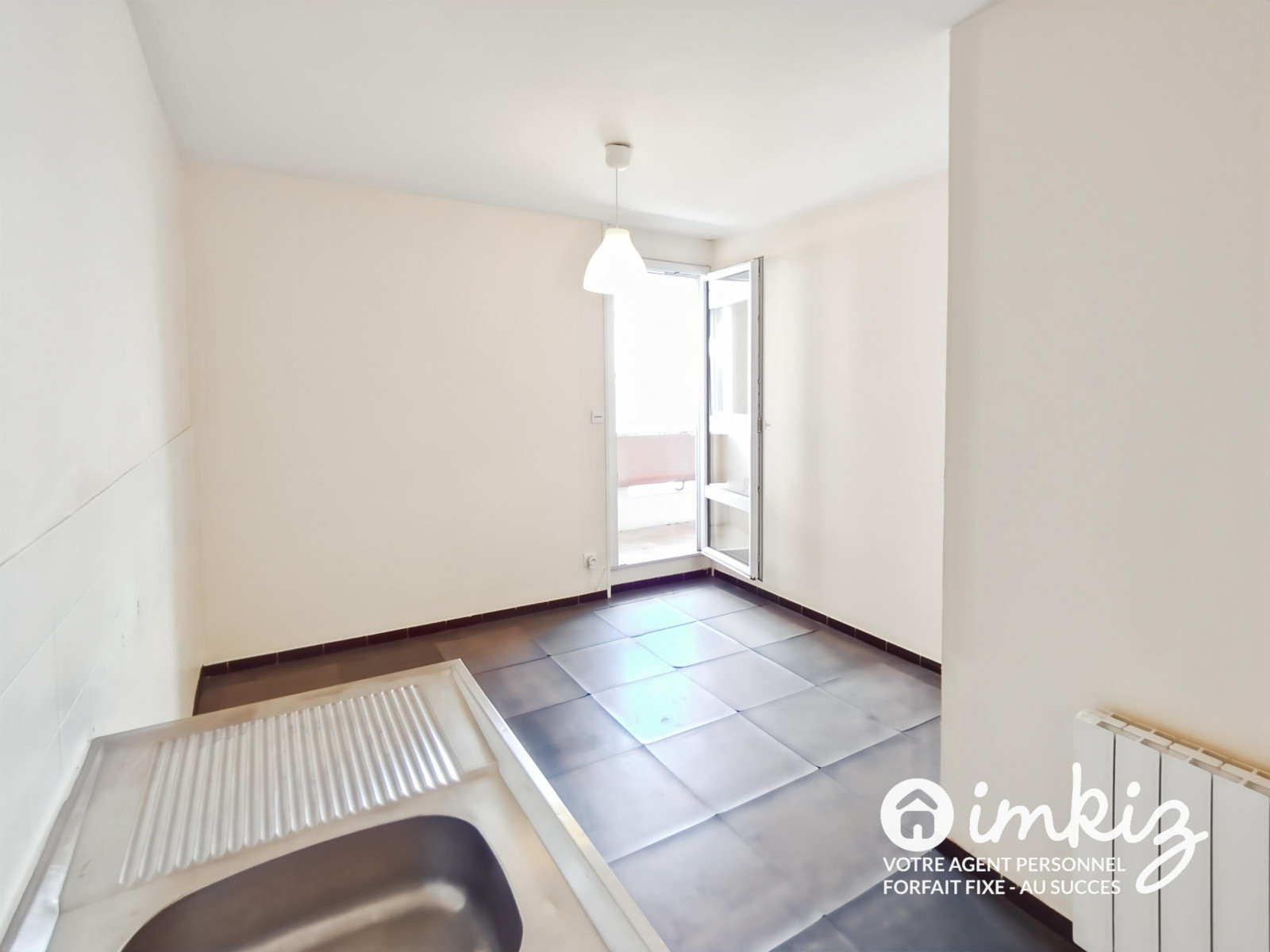 
                                                Vente
                                                 T3 de 83m² au dernier étage avec balcon + terrasse