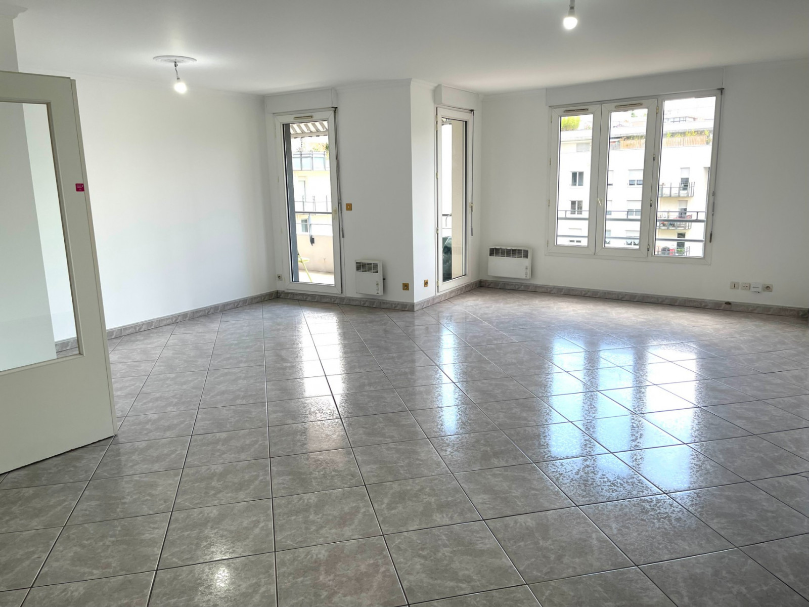 
                                                Vente
                                                 T3 de 92 m² Villeurbanne - Totem