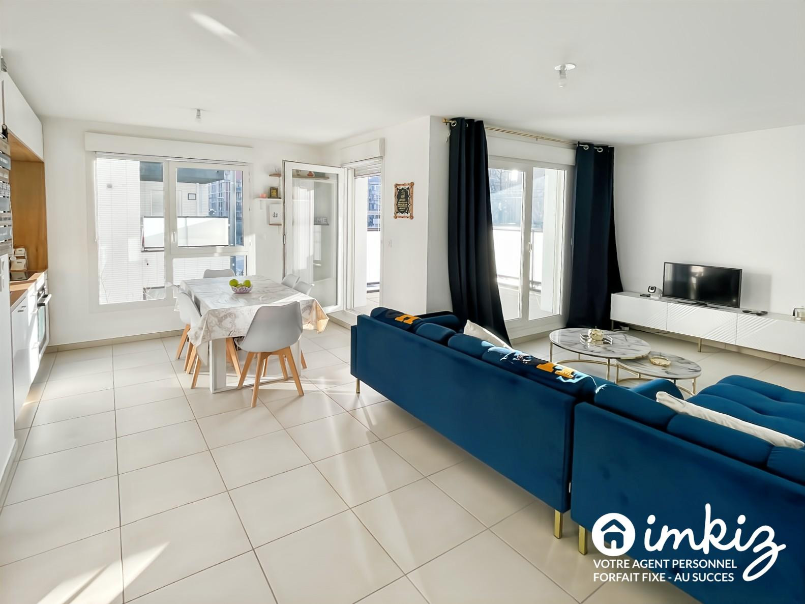 
                                                Vente
                                                 T3 de standing (2023) vendu meublé, avec balcon