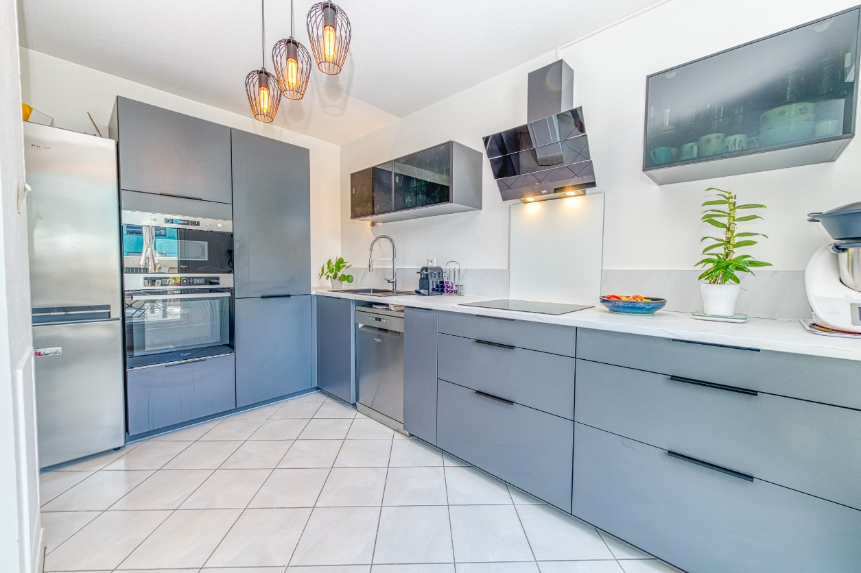 
                                                Vente
                                                 T3 de standing avec grand balcon et dernier étage