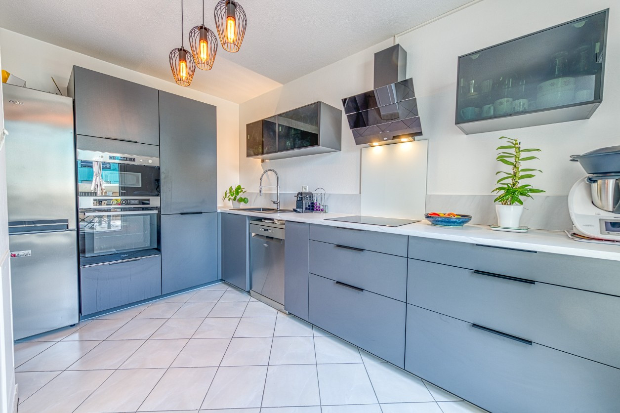 
                                                Vente
                                                 T3 de standing avec grand balcon et dernier étage