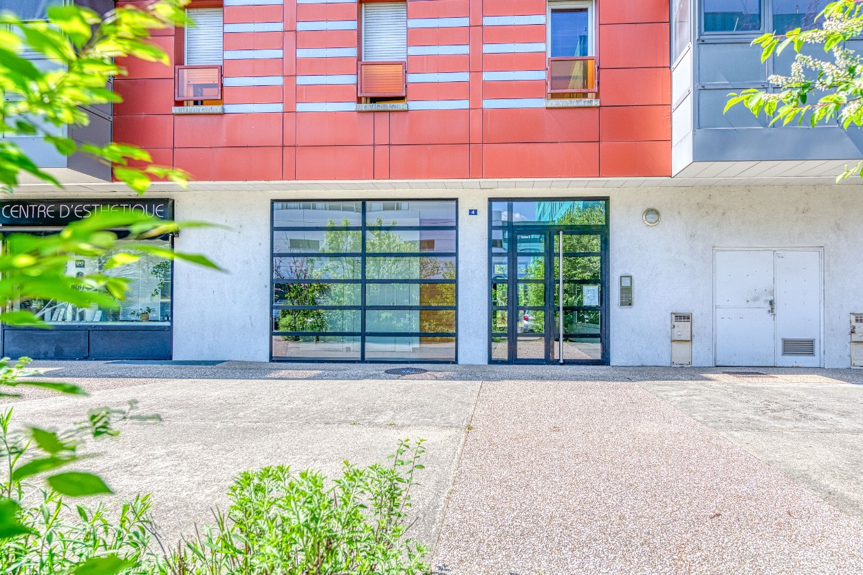 
                                                Vente
                                                 T3 de standing avec grand balcon et dernier étage