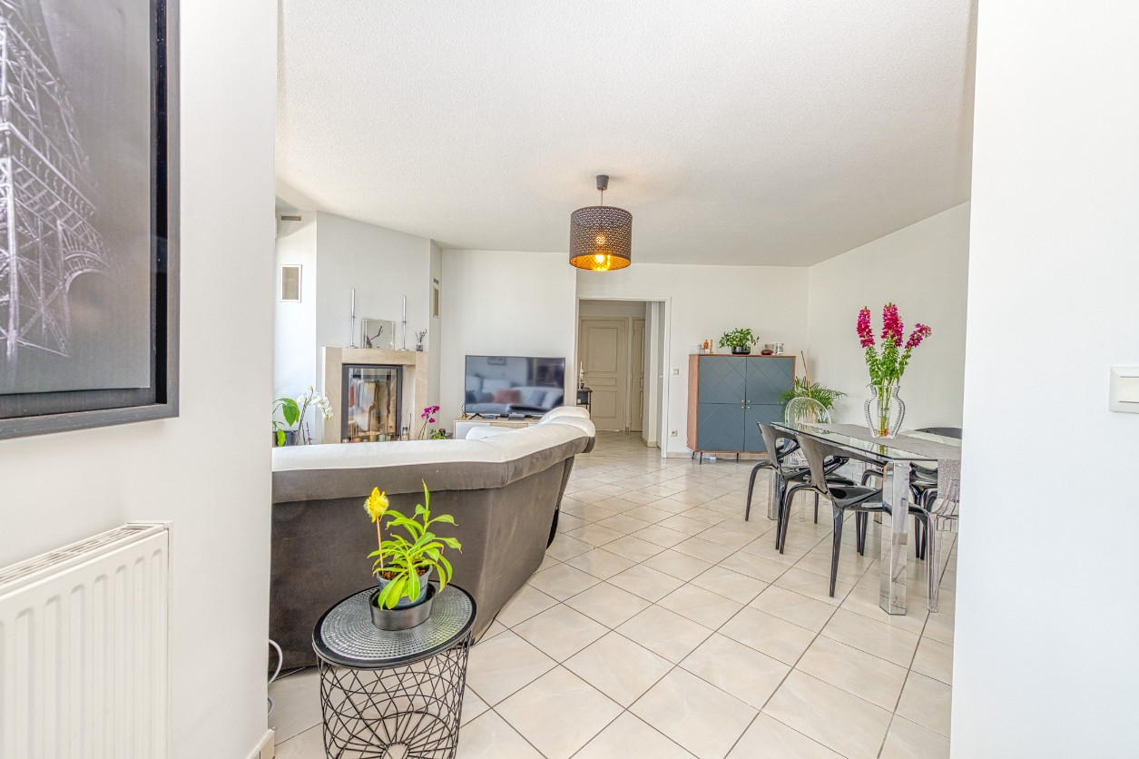 
                                                Vente
                                                 T3 de standing avec grand balcon et dernier étage