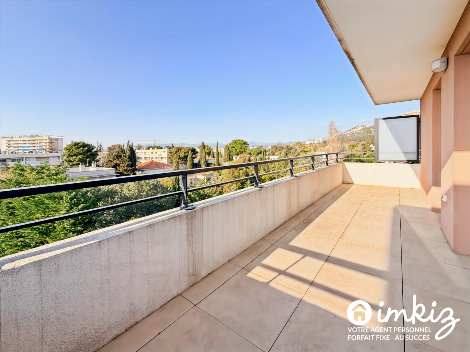 
                                                Vente
                                                 T3 dernier etage avec terrasse et box