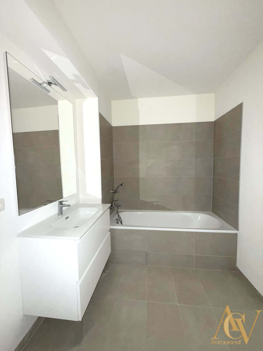 
                                                Vente
                                                 T3 Dernier étage Terrasse & Vue Exceptionnelle