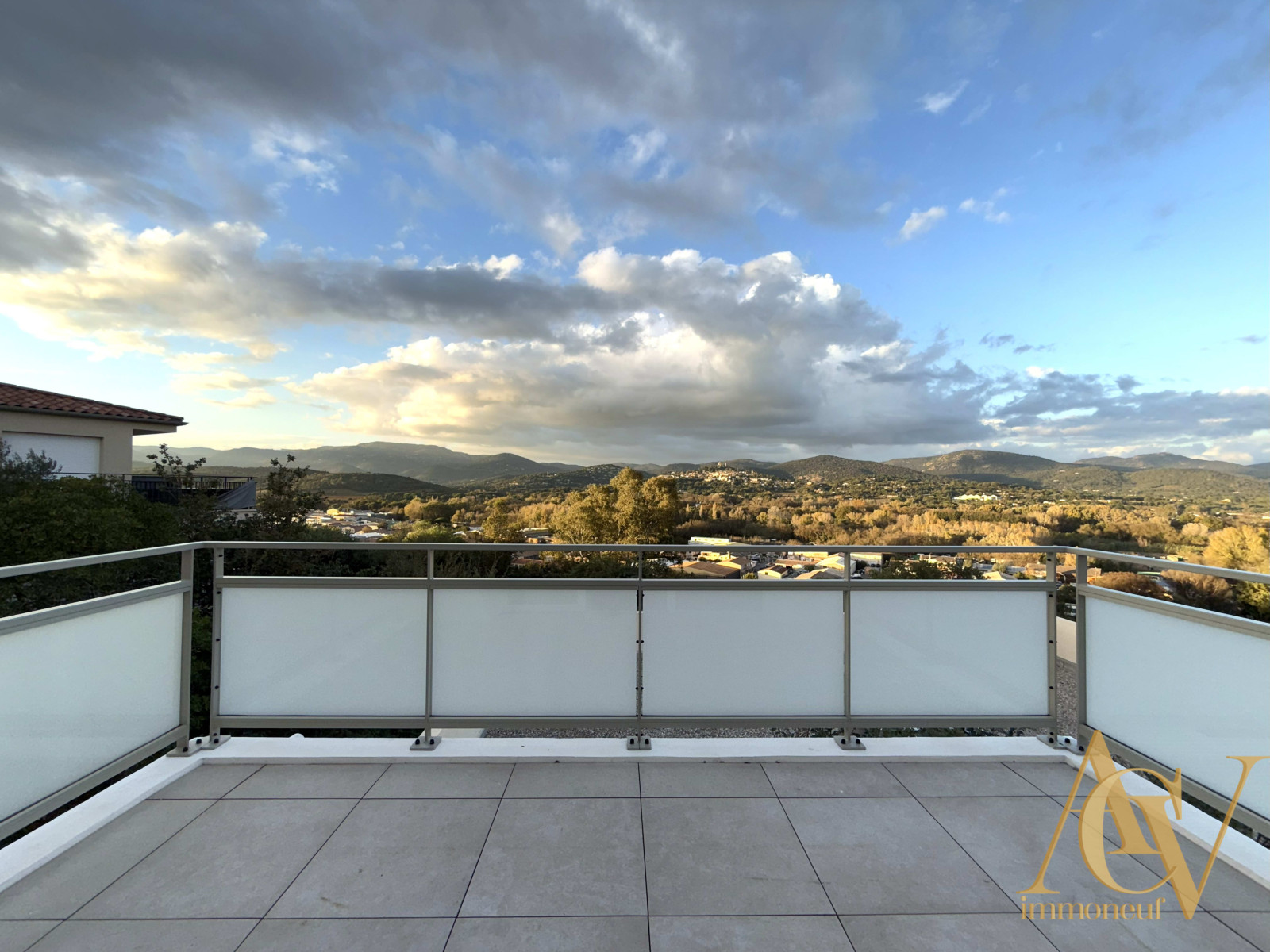 
                                                Vente
                                                 T3 Dernier étage Terrasse & Vue Exceptionnelle