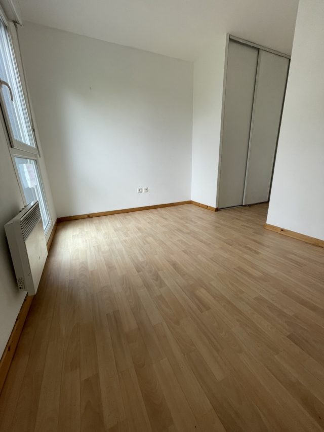 
                                                Location
                                                 T3 duplex inversé de 65m²