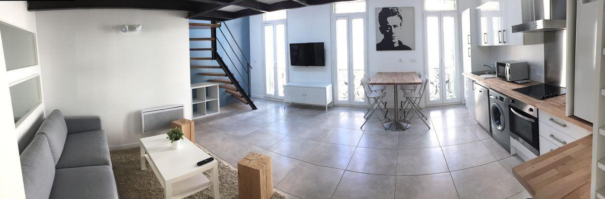 
                                                Location
                                                 T3 duplex meublé