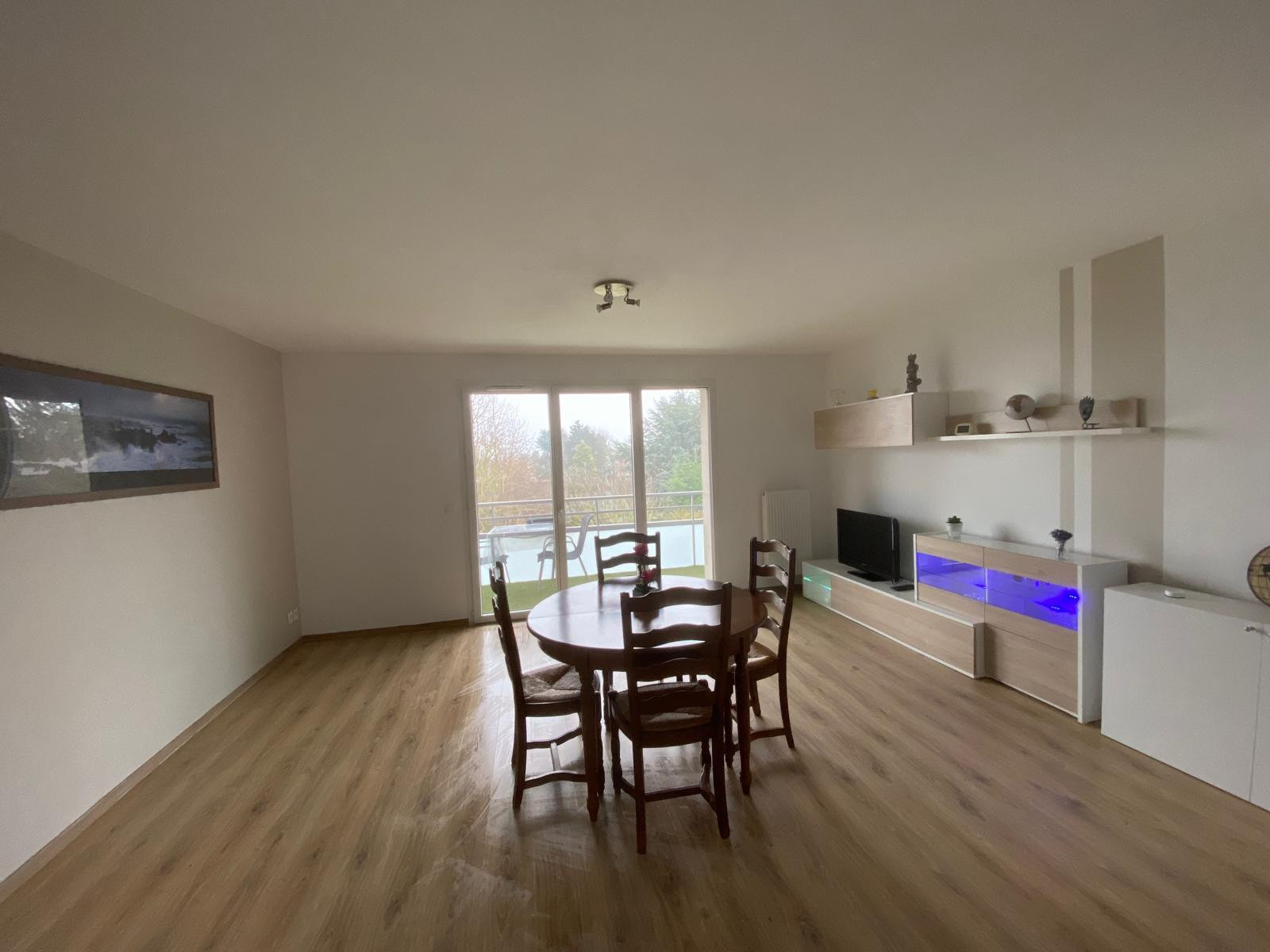 
                                                Location
                                                 T3 en résidence calme et sécurisée