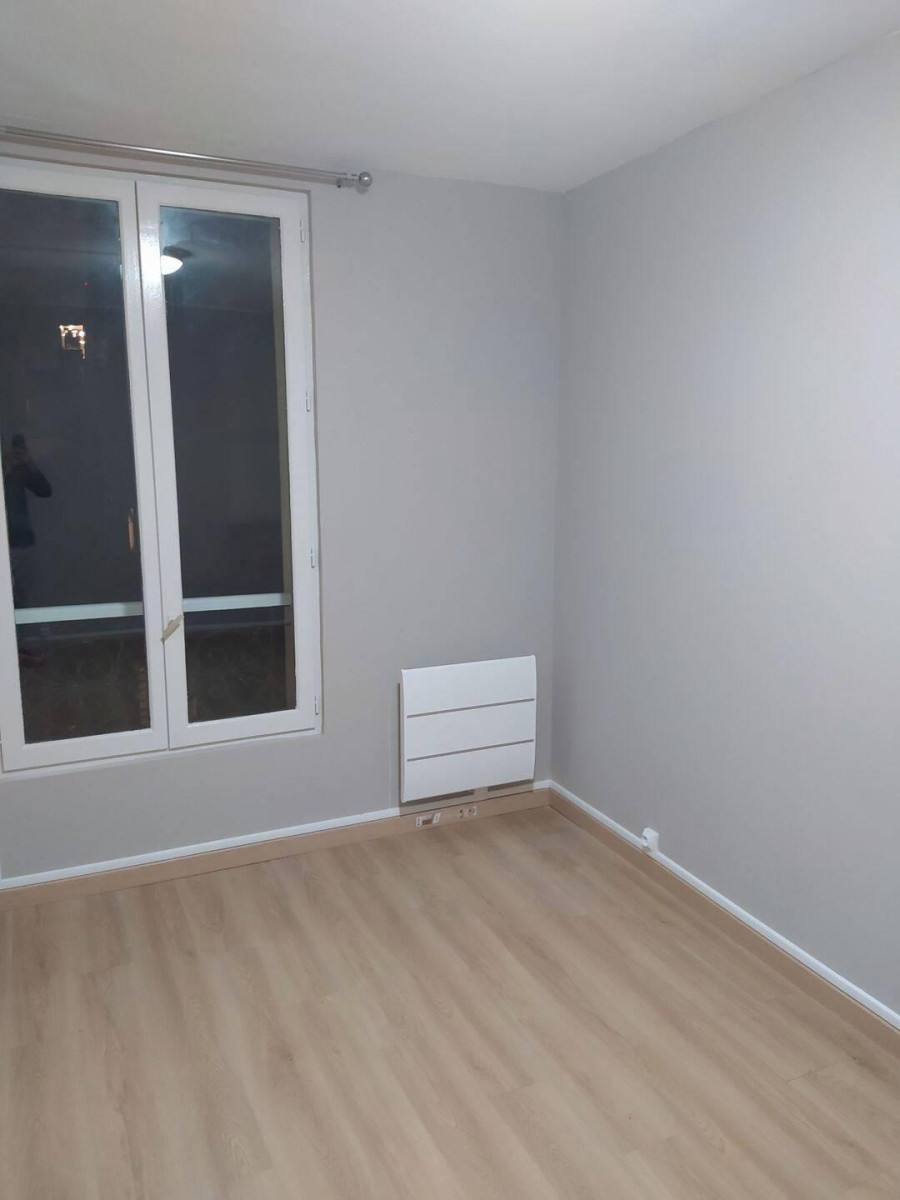 
                                                Location
                                                 T3 Entièrement Rénové  – Îlot de Calme