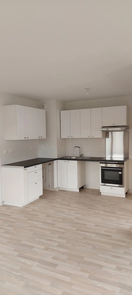 
                                                Location
                                                 T3  Floirac