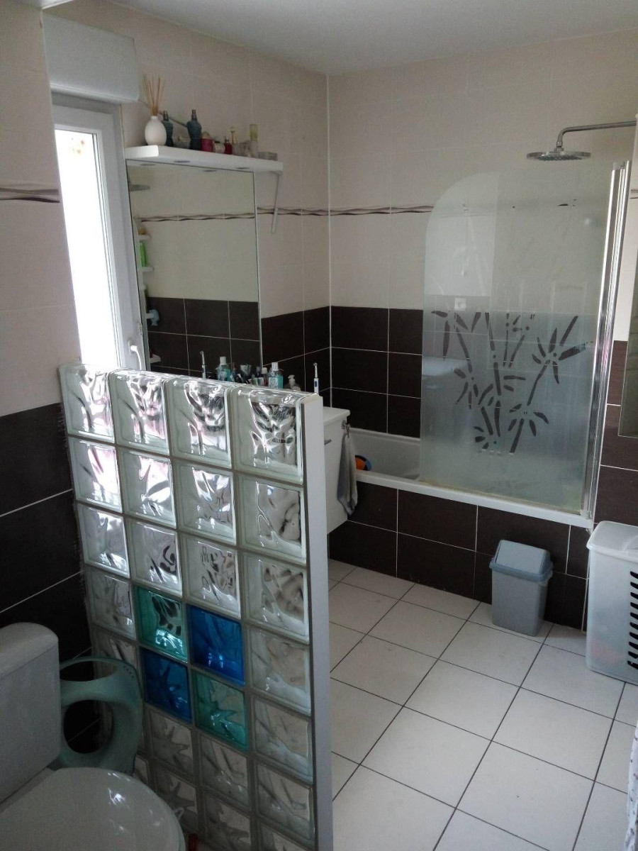 
                                                Location
                                                 T3 garage balcon sud a louer 71m2 Lyon confluence
