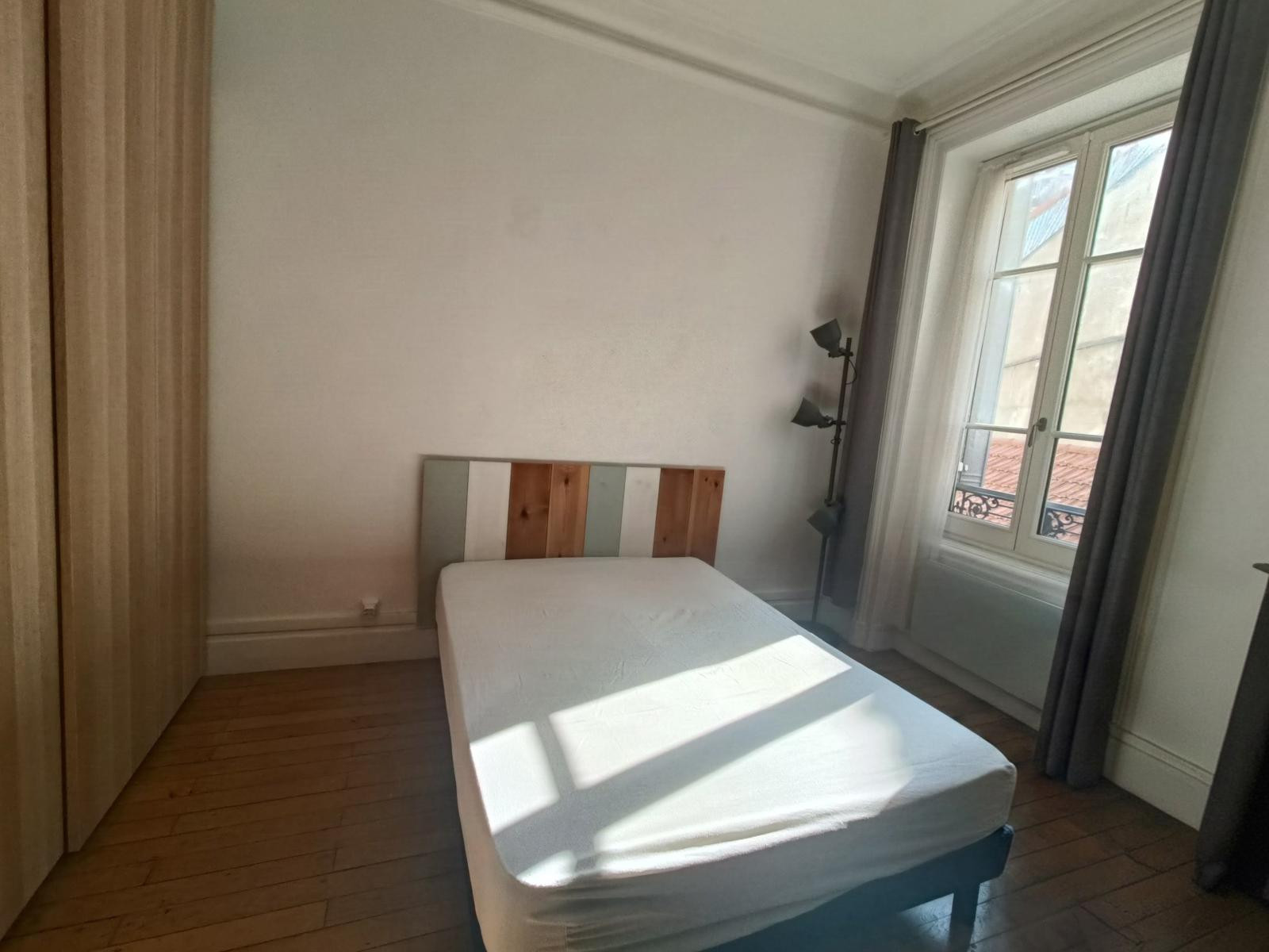 
                                                Location
                                                 T3 Guillotière charme ancien côté cours