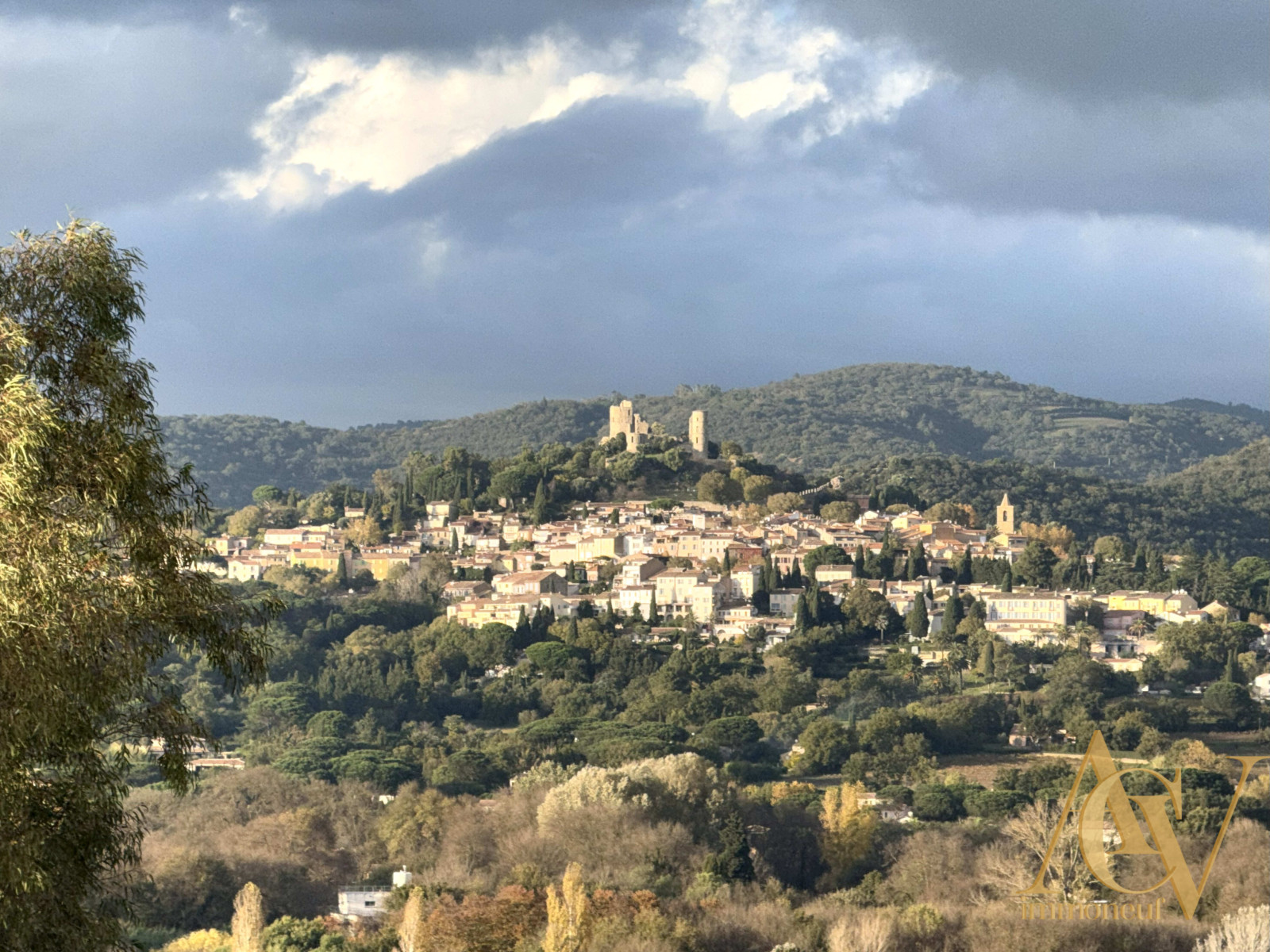 
                                                Vente
                                                 T3 haut de gamme terrasse 32 m² & vue imprenable !