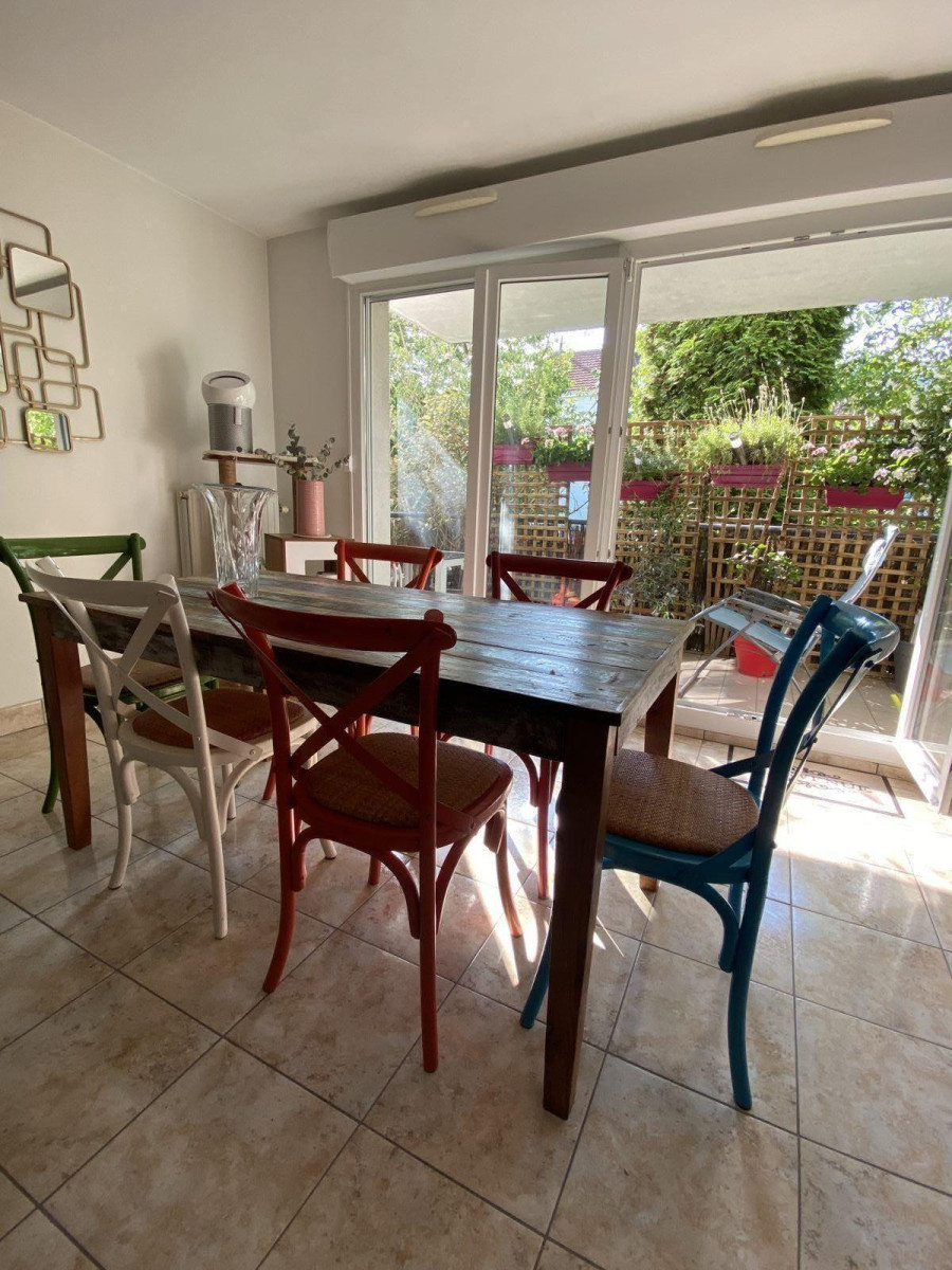 
                                                Location
                                                 T3-Lomme-parking, au calme, balcon, cave, métro.