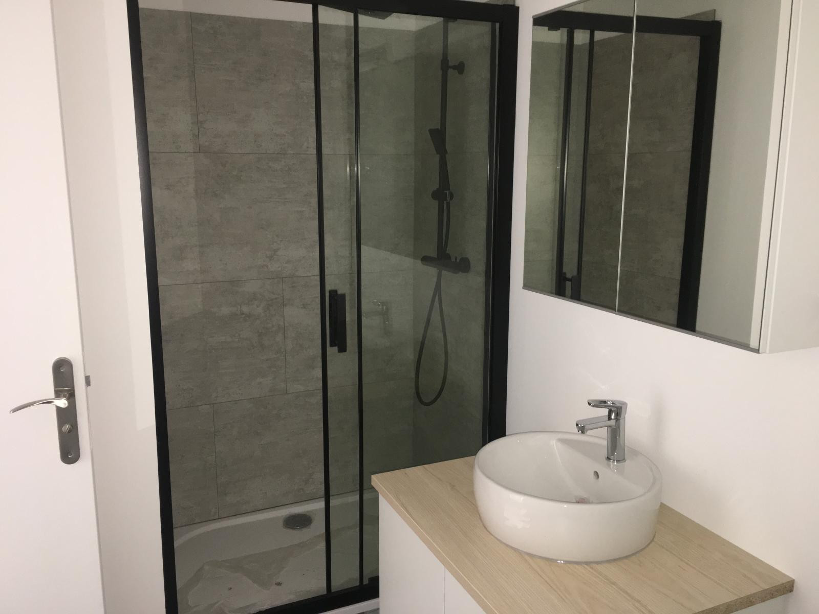 
                                                Location
                                                 T3 lumineux 80m² sans vis à vis Centre-ville Landi