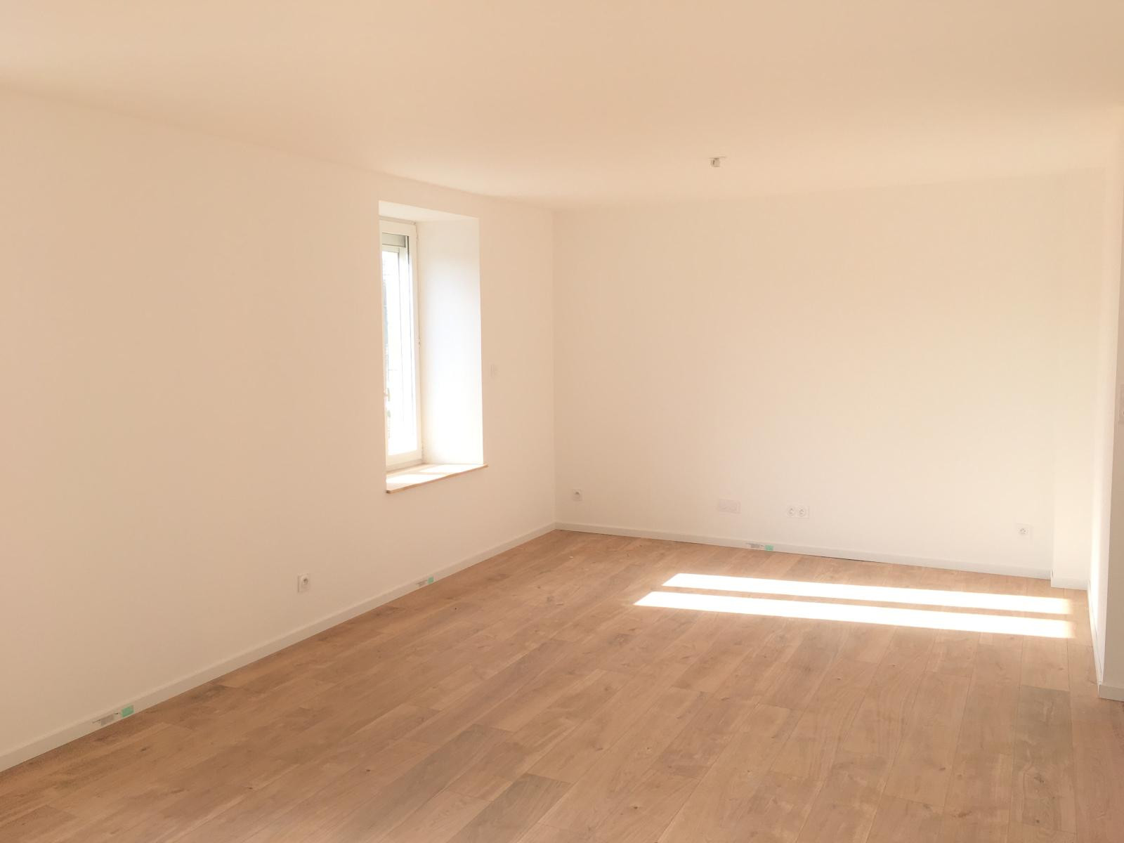 
                                                Location
                                                 T3 lumineux 80m² sans vis à vis Centre-ville Landi