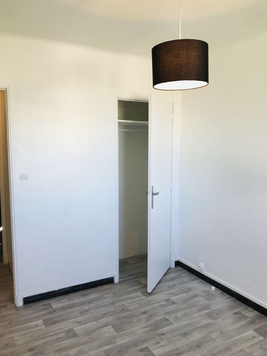 
                                                Location
                                                 T3 lumineux avec 2 chambres - Aix Val St André