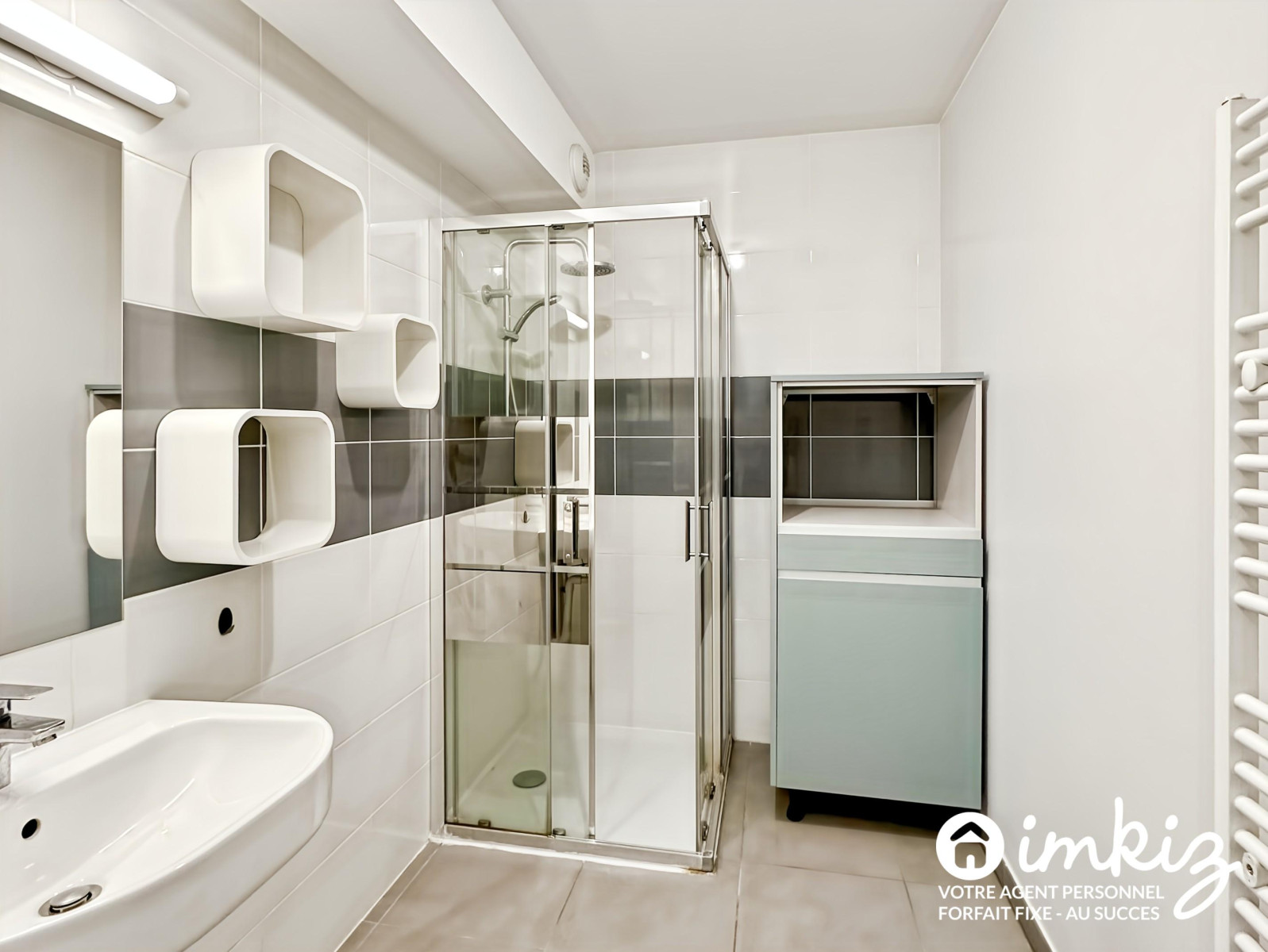 
                                                Vente
                                                 T3 lumineux et moderne avec terrasse + parking