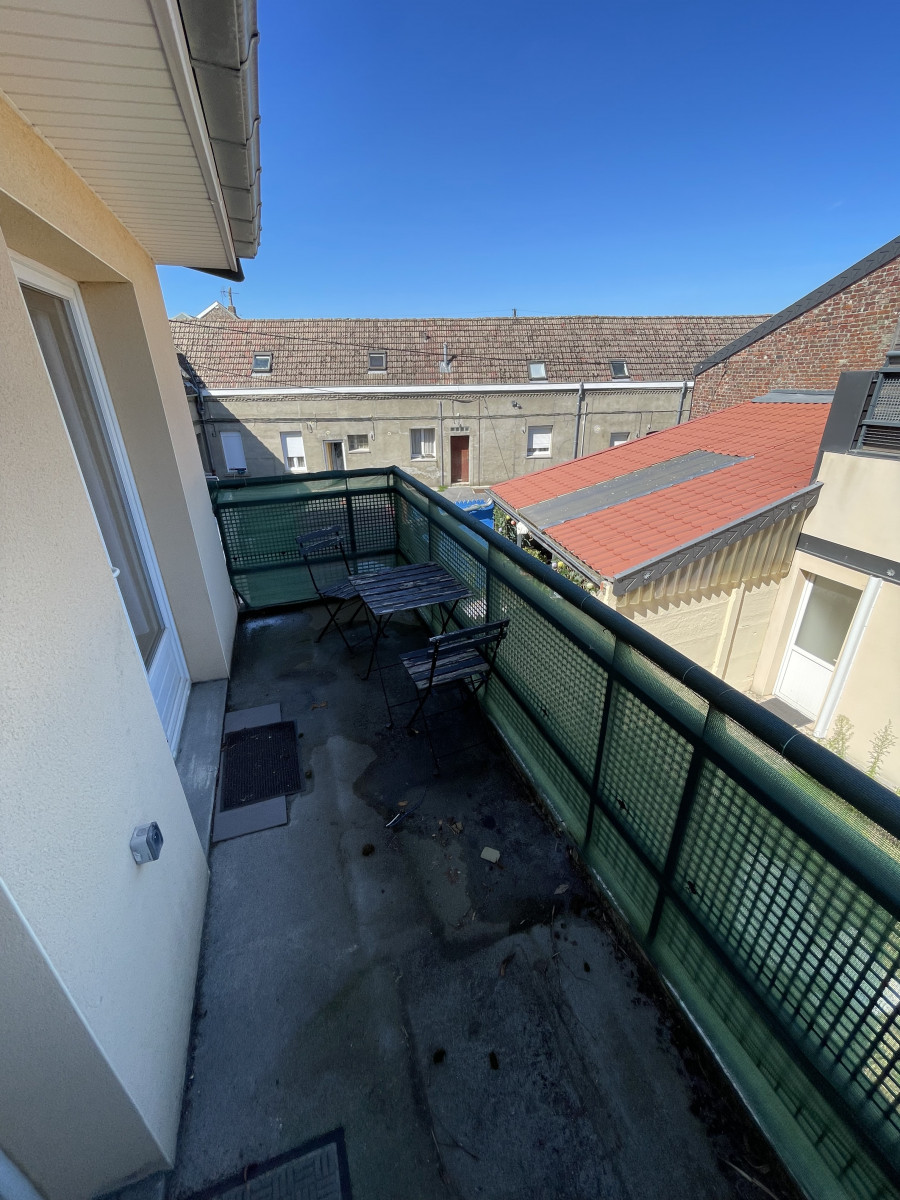 
                                                Location
                                                 T3 meublé 49m2 Famars