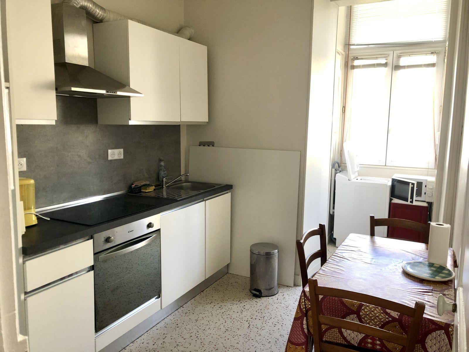 
                                                Location
                                                 T3 meublé 52 m2 1er étage avenue de la Libération
