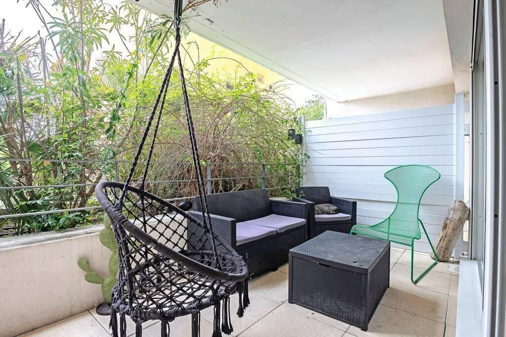 
                                                Location
                                                 T3 meublé 62 m² - Terrasse 15 m² sans vis-à-vis