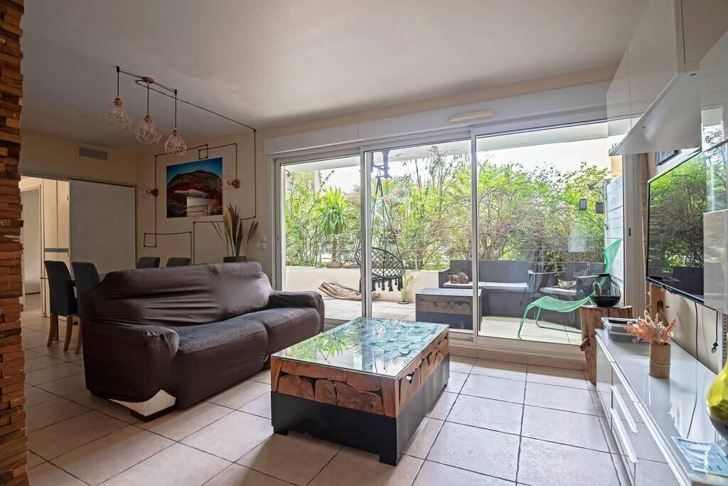 
                                                Location
                                                 T3 meublé 62 m² - Terrasse 15 m² sans vis-à-vis