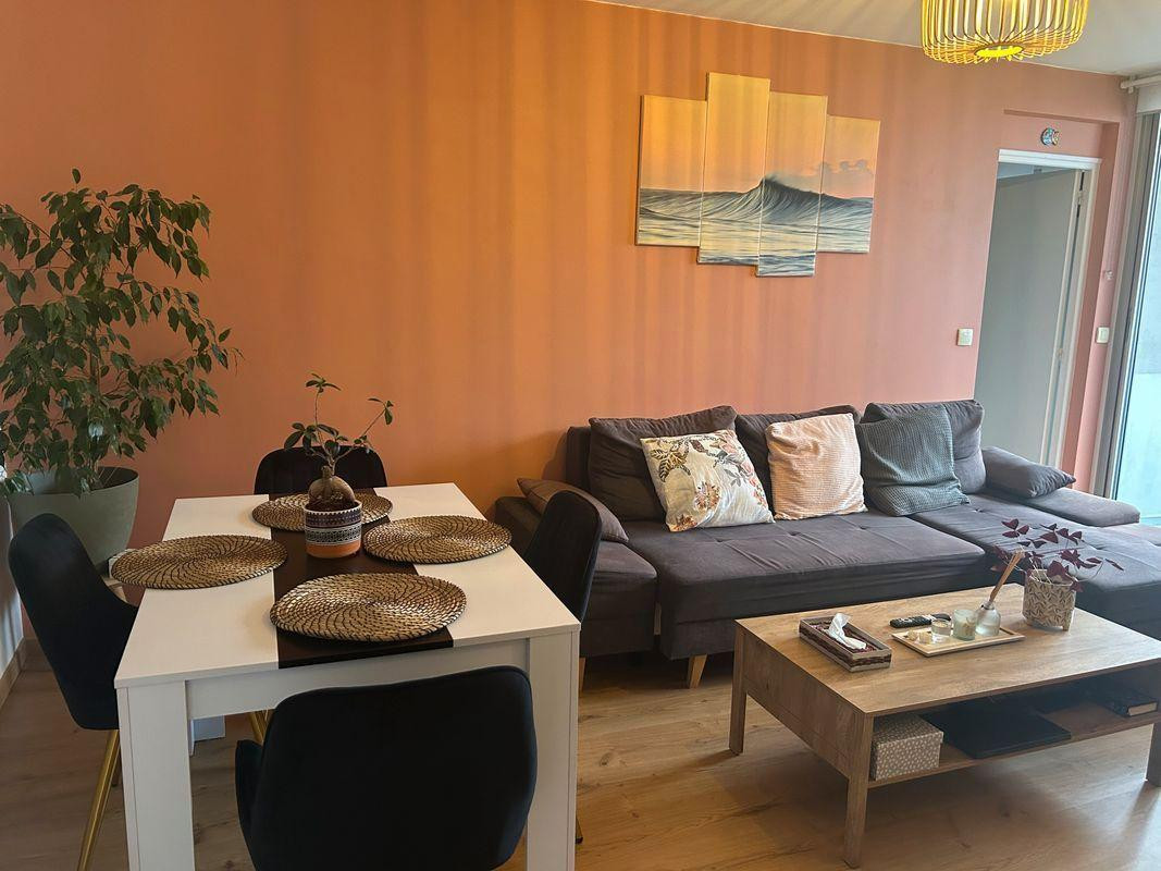 
                                                Location
                                                 T3 meublé 67m² confortable lumineux avec parking