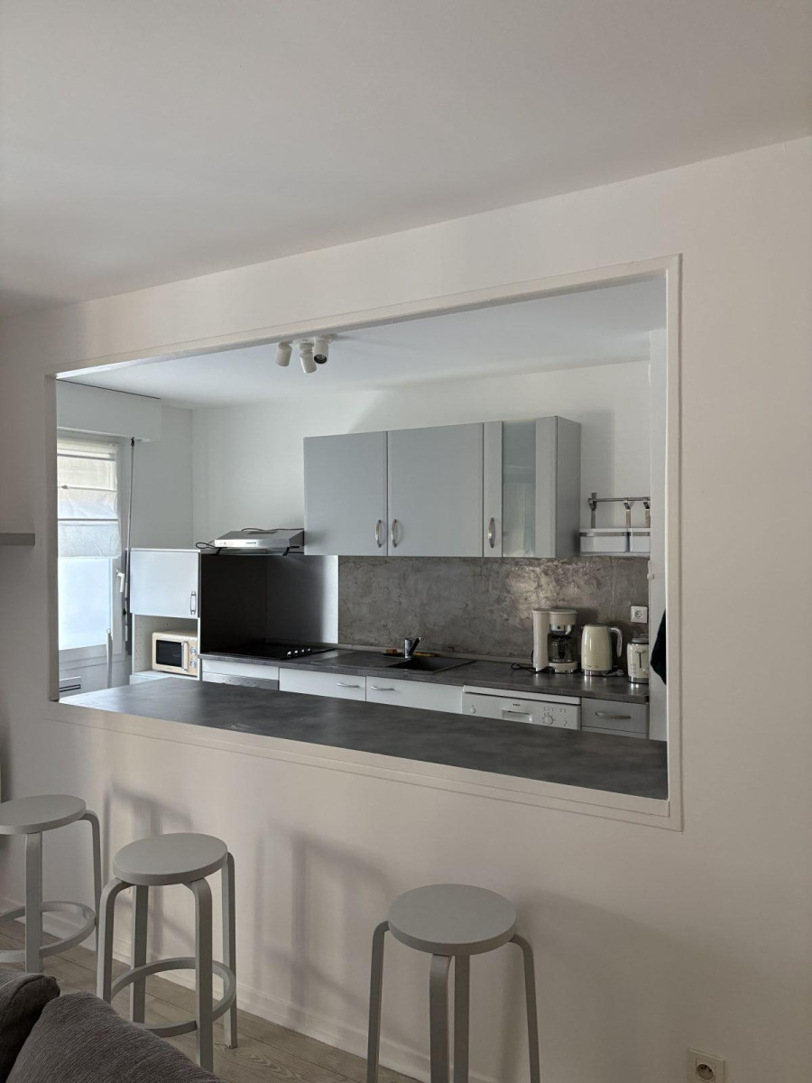 
                                                Location
                                                 T3 meublé 67m² rénové Wilson/République Balcon/Box