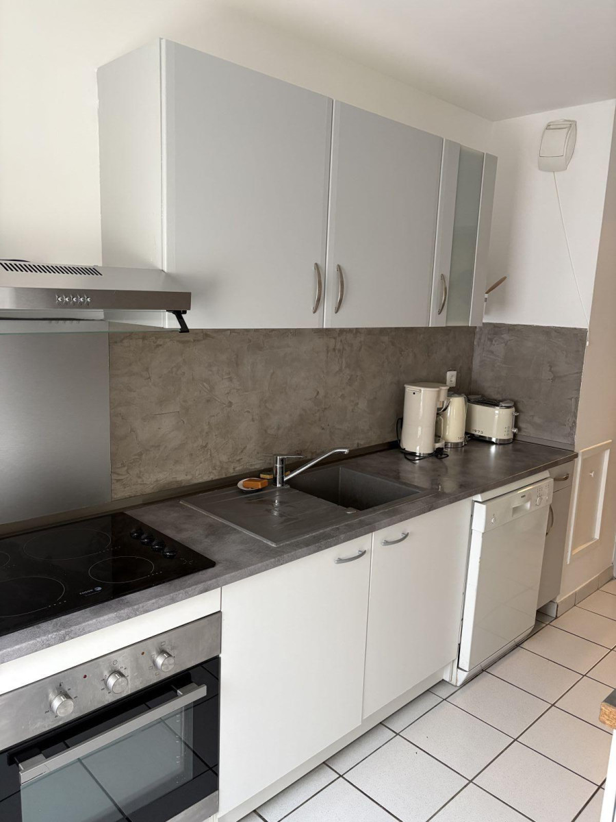 
                                                Location
                                                 T3 meublé 67m² rénové Wilson/République Balcon/Box
