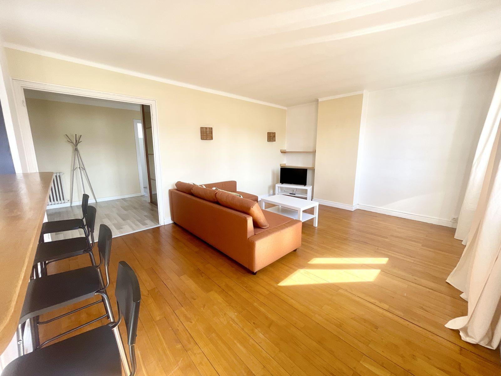 
                                                Location
                                                 T3 meublé à 5mn du centre-ville