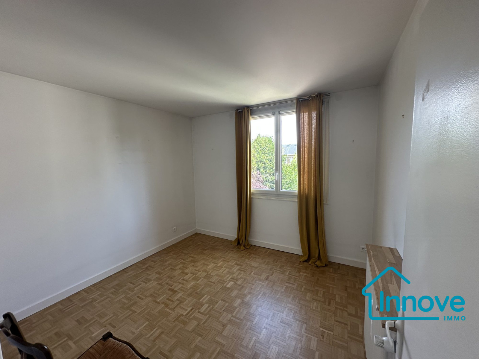 
                                                Location
                                                 T3 meublé - Balcon plein sud - Versailles Rive Droite