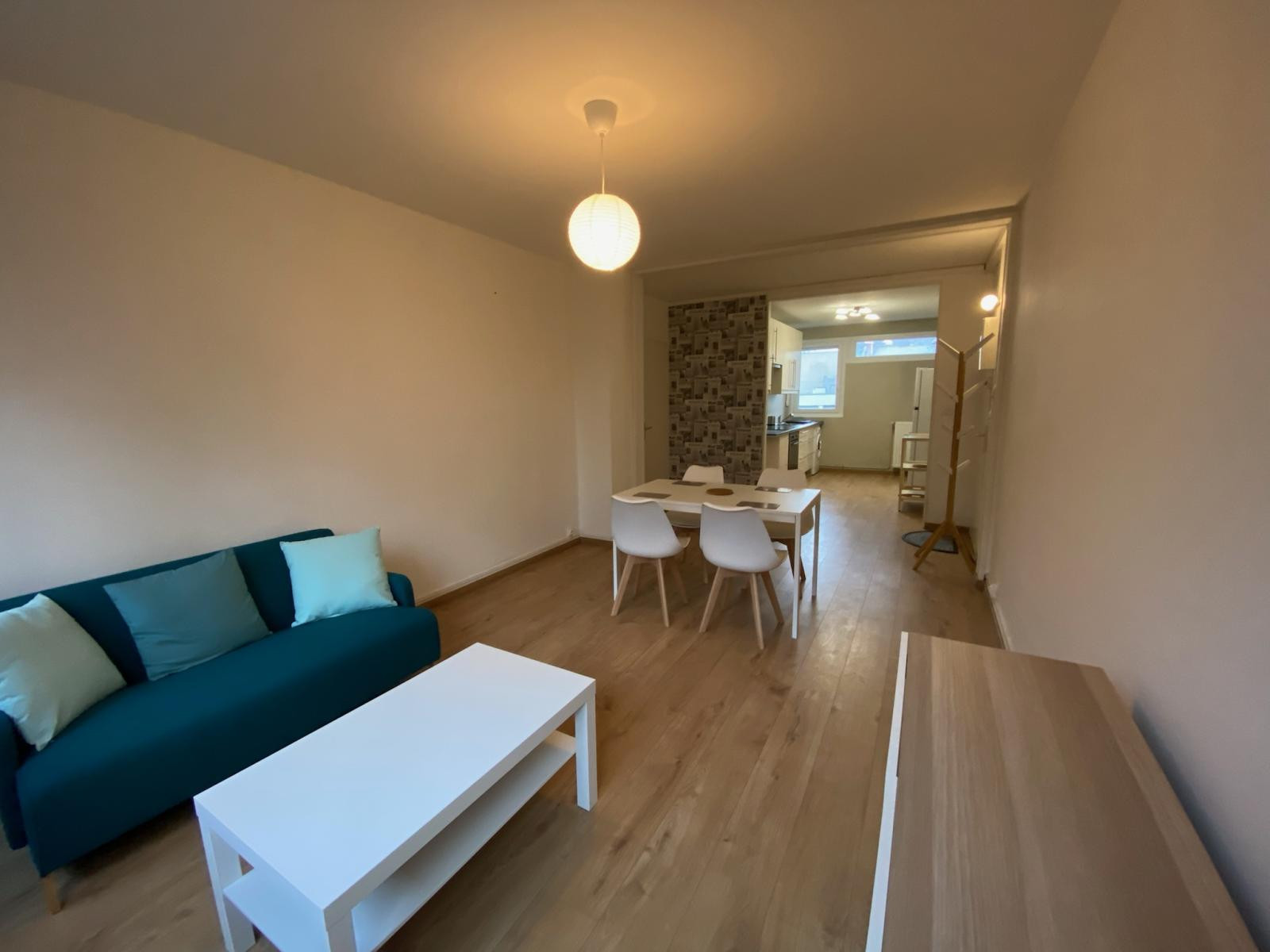 
                                                Location
                                                 T3 meublé Lille Saint-Maur 58m2