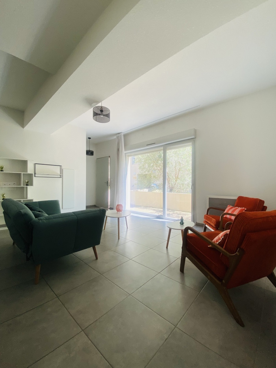 
                                                Location
                                                 Grand T3 de 65 m² – Idéal pour jeunes actifs,